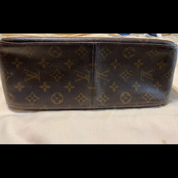 Louis Vuitton Looping GM - Picture 9 of 13